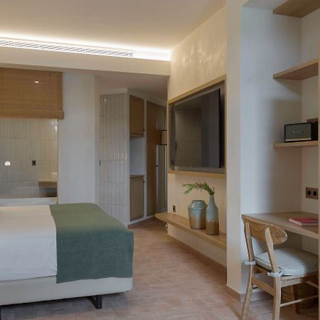 Cala San Miguel Ibiza Resort, Adults Only, Curio Collection By Hilton Port de Sant Miguel Luaran gambar Deluxe Room