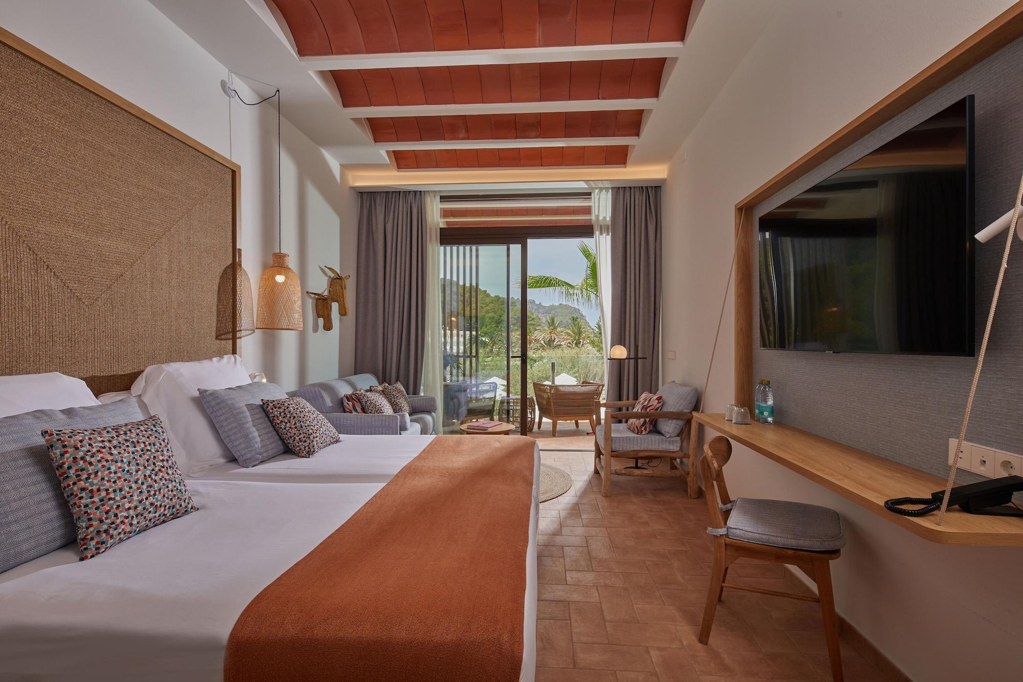 Cala San Miguel Ibiza Resort, Adults Only, Curio Collection By Hilton Port de Sant Miguel Luaran gambar Deluxe room
