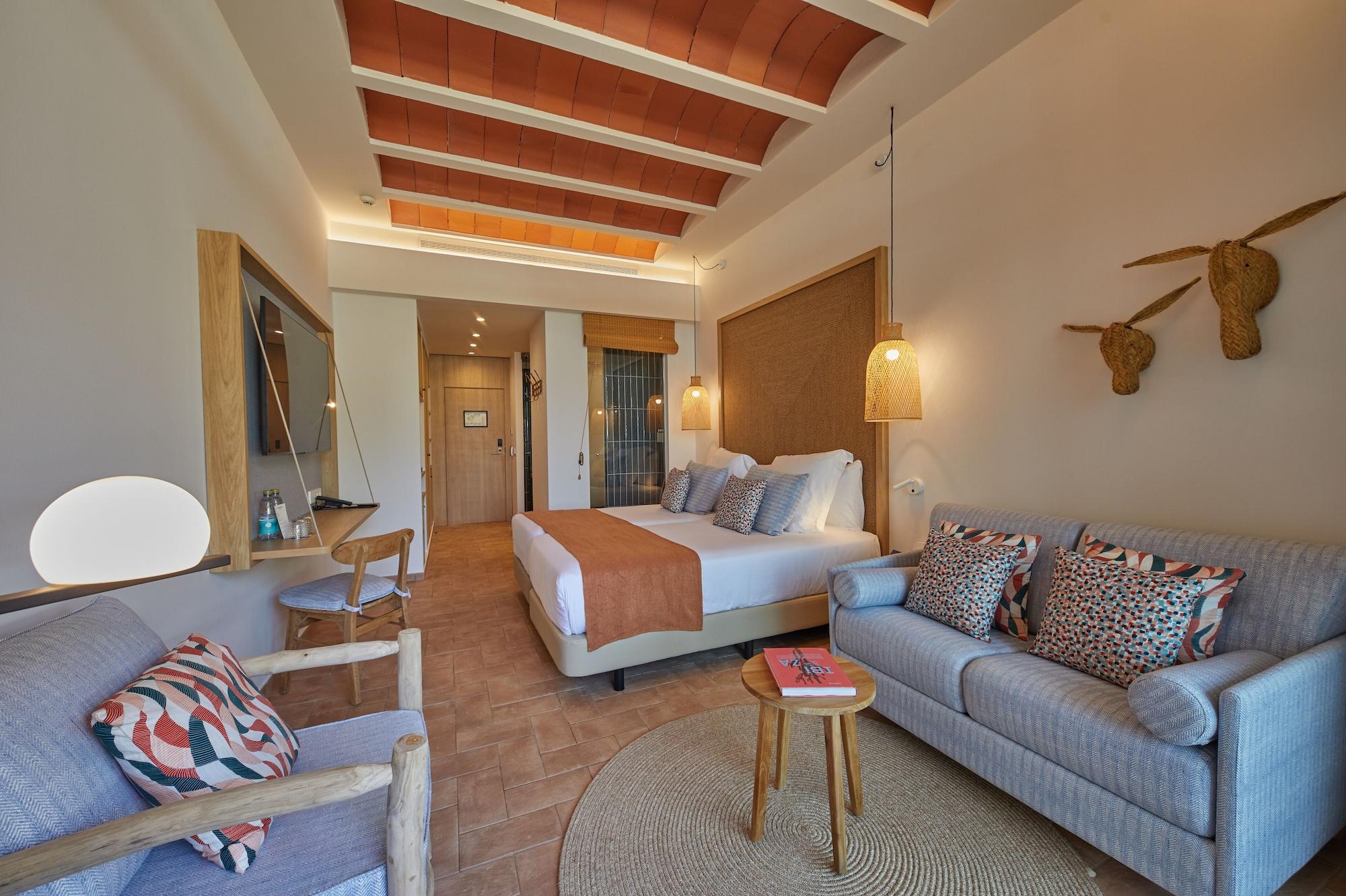 Cala San Miguel Ibiza Resort, Adults Only, Curio Collection By Hilton Port de Sant Miguel Luaran gambar Deluxe Room
