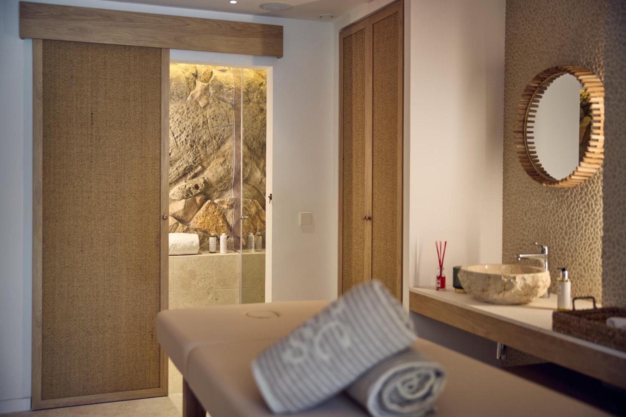 Cala San Miguel Ibiza Resort, Adults Only, Curio Collection By Hilton Port de Sant Miguel Luaran gambar